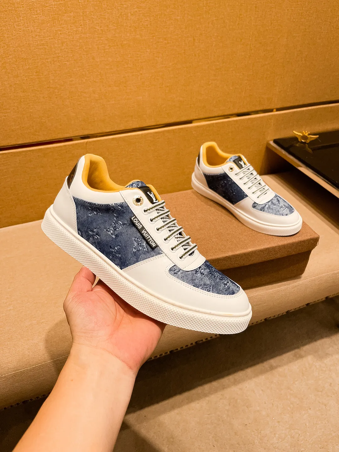 Men's shoes💰 400💰[LV]🔥Louis Vuitton, high-end men's shoes brand, official website 1:1 latest masterpiece: the upper is made of Italian imported first-layer cowhide with a comfortable and breathable lining➕original non-slip and wear-resistant outsole🔥, making walking more convenient and comfortable! An exclusive new model, a stunning work, a beautiful 1:1 replica [color] compared to the official quality! Create a fashionable personality to set off your uniqueness! A must-have for trendy men! Classic 🔥Size: 38-44 Color: 🔥 3⃣️colors available🔥.
